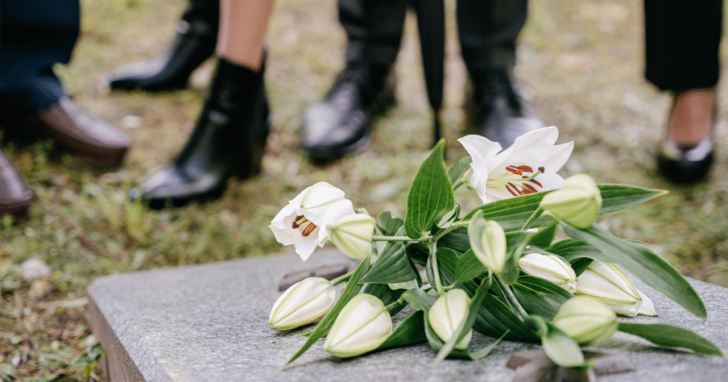 Feretro funeral ramo flores