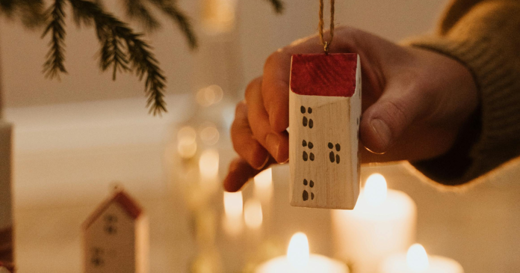 Adorno arbol navidad casa madera